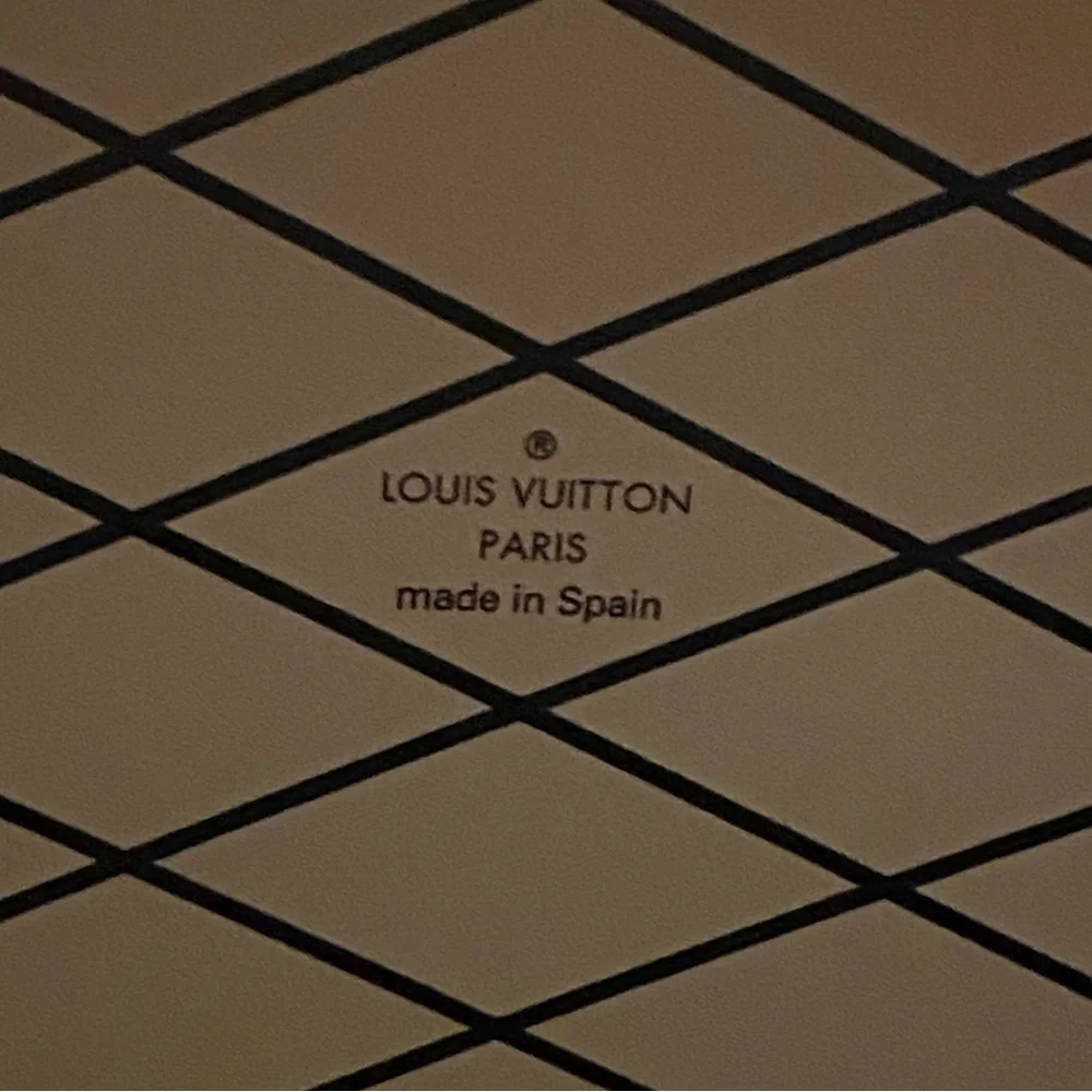 Louis Vuitton Mini Boite Chapeau bag with straps ✨ - Picture 8 of 16